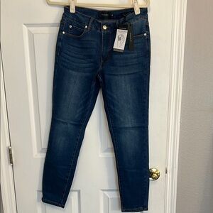 Authentic Tahari Skinny Jeans